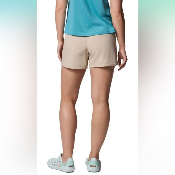COLUMBIA Tan Shorts Women's Size Medium NWT - Picture 2 of 12